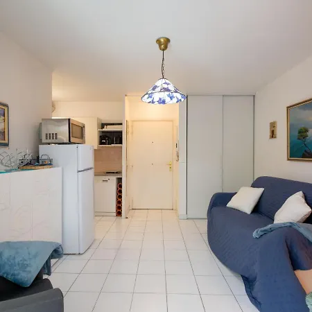 Appartement Le Chant De La By Interhome *