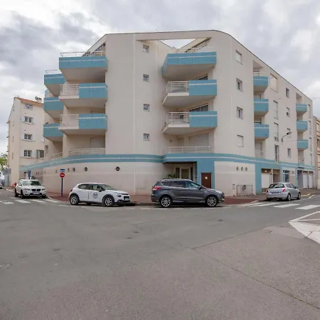 Appartement Le Chant De La By Interhome Fréjus