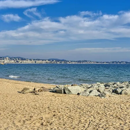 شقة Le Chant De La By Interhome Fréjus