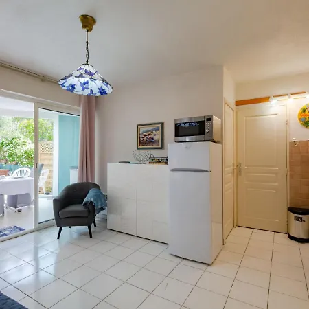 Le Chant De La By Interhome