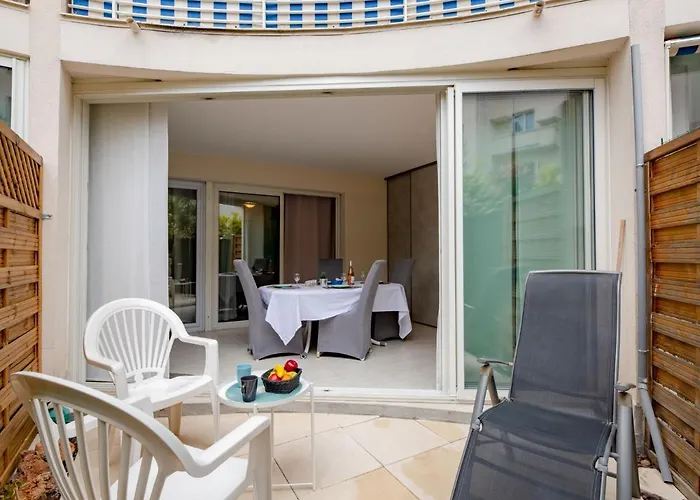 Le Chant De La By Interhome شقة Fréjus
