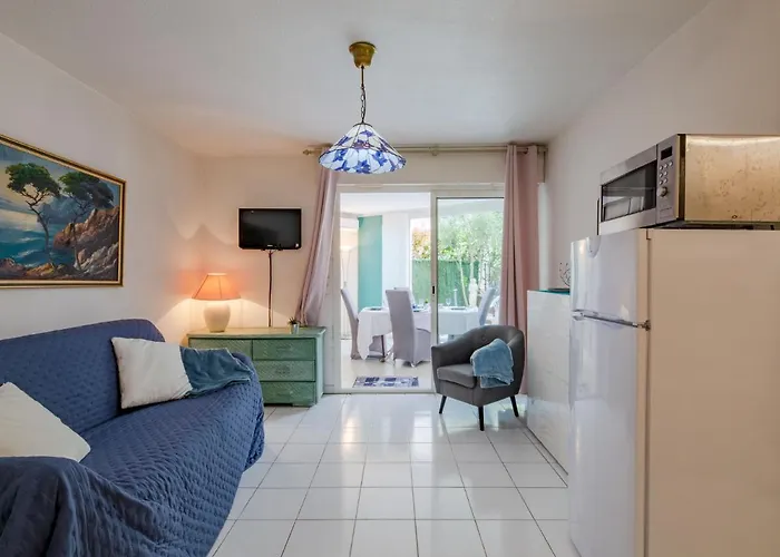 Le Chant De La By Interhome Lejlighed Fréjus